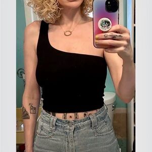 QUINCE Black One Shoulder Top XS